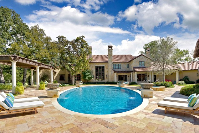 Pool and Hot Tub With Fountains Idea